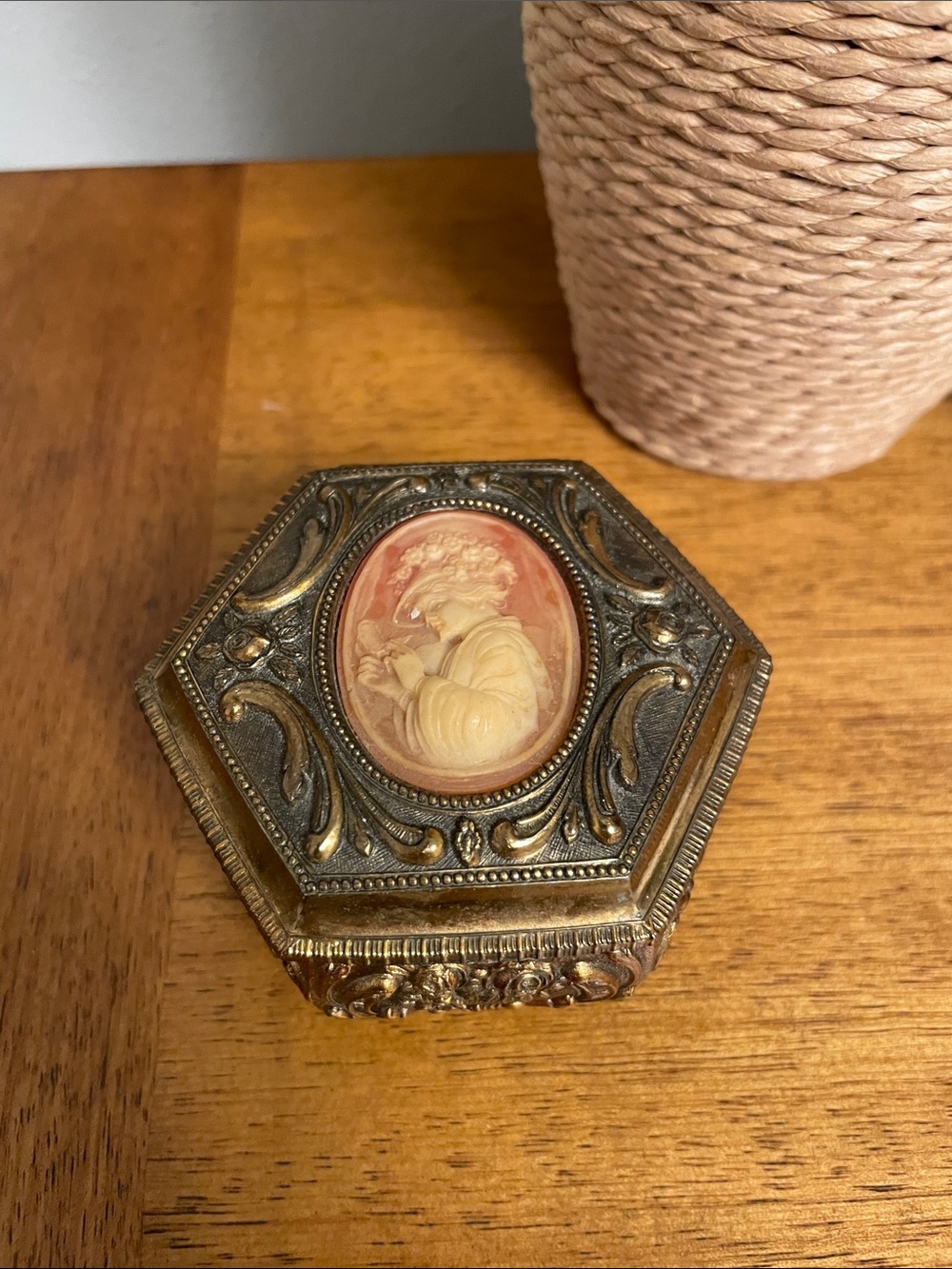 MCM Vintage Gold Tone Metal Music Box with A Woman CAMEO - BEAUTIFUL NO FLAWS